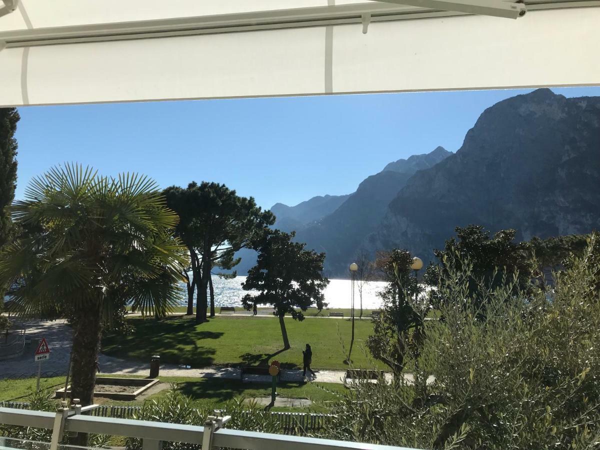Appartement Lago Blu Riva del Garda Exterior photo